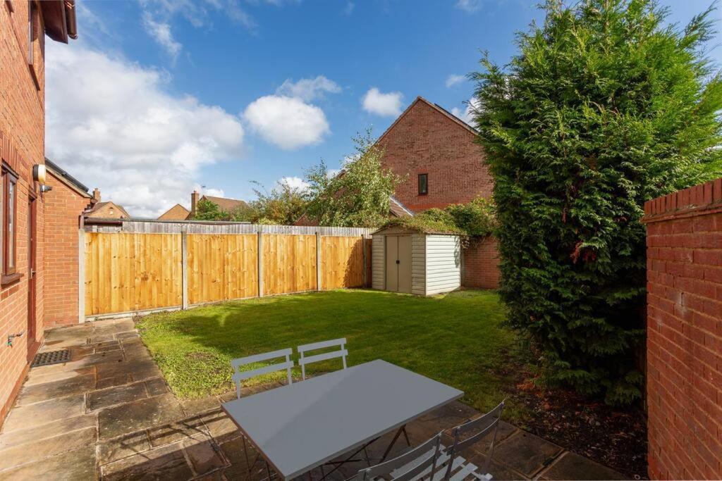 Stylish Detached House - Close To City Centre - Sleeps Up To 7 - Driveway Parking, Self Check-In, Study Room, Fast Wifi And Sky Tv By Yoko Property Milton Keynes Exterior foto